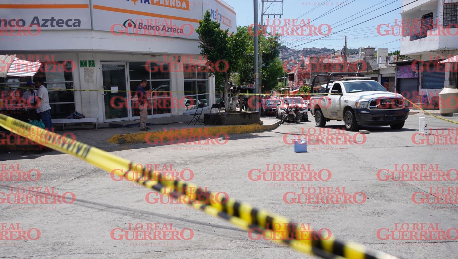 Balean A Dos En Sitio De Taxis Aleda O Al Mercado Central Las Dos